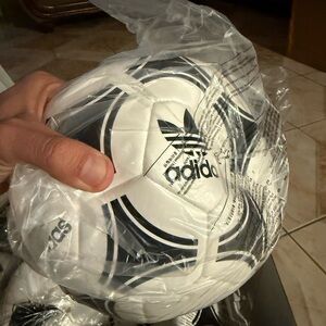 Adidas 1982 Tango España World Cup Official Ball New from Historical 2025 set